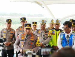 Tinjau KM 70 Tol Cikampek, Kapolri Pastikan Pelayanan Arus Mudik Lebaran 2025 Berjalan Maksimal