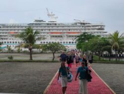 Ratusan Wisatawan Internasional Kunjungi Lombok via Kapal Pesiar MV. ARTANIA