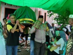 Salah Satu Warga Binaan Meninggal Dunia, Hadir Melayat Bhabinkamtibmas Polsek Woha Bantu Prosesi Pemakaman Jenazah