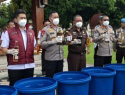 Polda NTB Musnahkan 2,9 Kg Sabu, Ratusan Gram Ganja dan Ribuan Botol Miras Hasil Operasi Maret–April 2025