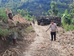 Unit Gakum Satuan Lalulintas Polres Laksanakan Olah TKP Kecelakaan Tunggal di Desa Punti