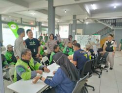 Biddokkes Polda Jatim Gelar Bakti Kesehatan Berkah Bagi Ribuan Ojol di Hari Bhayangkara ke 79