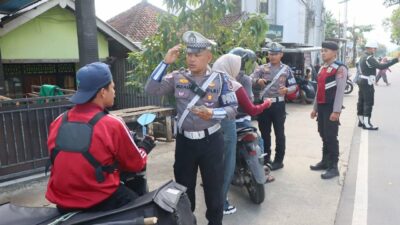 Tertib Berlalu Lintas, Polres Lombok Barat Gelar Operasi Patuh di Lembar