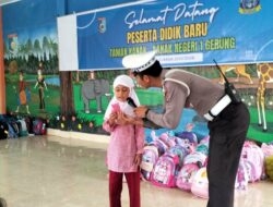 Mengenal Polisi Sejak Dini: Polsanak Warnai Edukasi Keselamatan di Gerung, Lombok Barat