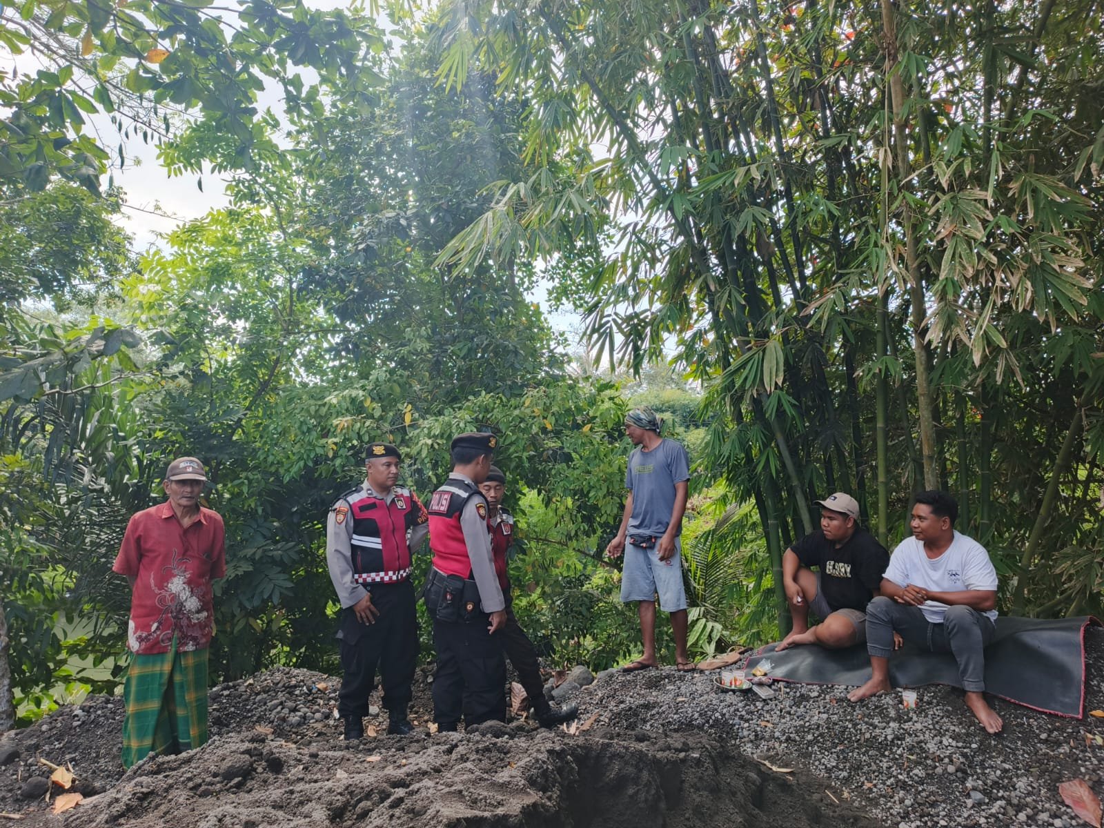 Patroli Dialogis Polres Lombok Barat Hadirkan Inovasi KEMOS 110 untuk Warga Lembar