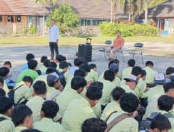 Polsek Labuapi Gandeng Sekolah Tekan Kenakalan Remaja di Desa Karang Bongkot