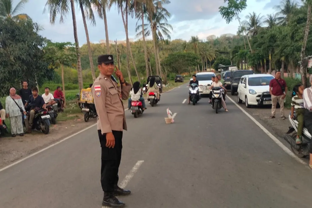 Kapolsek Sekotong Tegaskan Komitmen Lindungi Tradisi Lokal