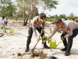 Hijaukan Negeri Laskar Pelangi, Kapolda Babel Tanam Pohon di Belitung Timur