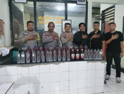 Gelar Operasi di Malam Minggu, Polsek Bolo Berhasil Mengamankan Puluhan Botol Miras Berbagai Jenis