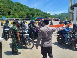 Antisipasi Kerawanan Nataru: Polsek Lembar Cek Dokumen Kendaraan Kapal